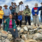 Foto de familia de los montañeros después la ascensión al Teleno. DL