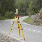 Imagen de una carretera de alta montaña en el municipio de Puebla de Lillo. DL