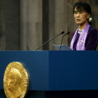 Aung San Suu Kyi, ayer en Oslo, tras recibir el premio Nobel de la Paz.