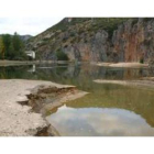 El embalse berciano de Peñarrubia, propiedad de Endesa, donde se producen habitualmente vertidos de