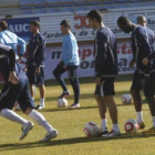 Los jugadores de la Cultural confían en conquistar hoy un resultado positivo en Torrelavega.