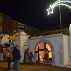 El mercado navideño de Valencia de Don Juan abrió sus puertas el pasado 15 de diciembre.