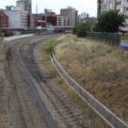 Vista de la estación de Feve desde el puente de Álvaro López Núñez, ya sin vías
