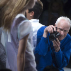 Bill Cunningham fotografía a una modelo, durante la semana de la moda de Nueva York del 2014.