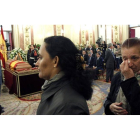 Miles de personas han pasado ante el féretro de Suárez en el Congreso de los Diputados en un homenaje popular