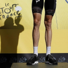 Las piernas de Chris Froome, en el podio durante la última edición de la ronda francesa que ganó.