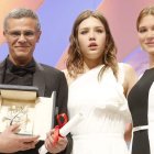 El director Abdellatif Kechiche y las actrices Adele Exarchopoulos y Lea Seydoux, protagonistas de ‘La vie d’Adèle.