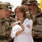 Chacón, durante una visita a las tropas españolas en Herat, en una imagen de archivo.