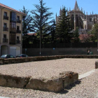 Estado actual de las ruinas de San Pedro junto al aparcamiento del mismo nombre.