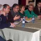 Participantes en la mesa redonda «La interculturalidad» celebrada en el IES Ordoño II.