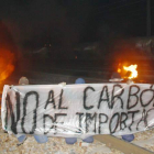 Los trabajadores cortaron la N-630 a la altura de Ciñera