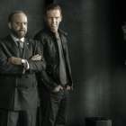 Paul Giamatti y Damien Lewis, en una imagen promocional de la serie de la plataforma de televisión Movistar+ 'Billions'.