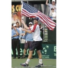 Roddick enarbola la bandera americana tras ganar en cuartos de final