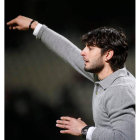 Juan Ferrando dando instrucciones a sus jugadores