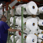 Imagen de un trabajador de la industria textil.