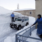 Pueblos como Casares de Arbas viven su peor invierno.