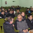 Asamblea de trabajadores de Alto Bierzo celebrada ayer en la sede sindical de Bembibre.