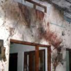La imagen muestra el estado en el que quedó la residencia de Ashid Akbar Nawani tras el atentado
