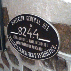 Placa con la altitud de León