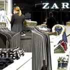 Una tienda de Zara en una de las principales calles comerciales de Londres. DANI BOSQUE