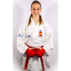 Tania Fernández con el karategui de la selección española. DL