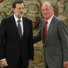 Mariano Rajoy y el rey, en la reunión de ayer.