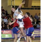 El húngaro Laluska fue ayer el mejor artillero del Ademar, ocho goles, junto con Kjelling