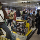 España lidera la falsificación de juguetes en la Unión Europea CARLOS MONTANYES Sección de juguetería en unos grandes almacenes, en Barcelona.
