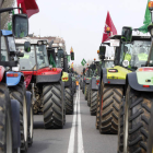 Tractores en la protesta de primavera en la capital leonesa. marciano pérez
