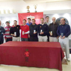Foto de familia de los triunfadores en el torneo leonés.