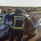 Los Bomberos intervinieron en el operativo, junto a la Guardia Civil y los médicos. BOMBEROS DE LEÓN