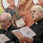 El arzobispo de Burgos, Francisco Gil Hellín, con Ricardo Blázquez