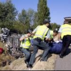 La Guardia Civil rescata el cuerpo de la persona fallecida en el accidente