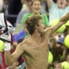 Ferrero celebra a lo grande su trabajada victoria ante el checo Tomas Zib y ya está en segunda ronda