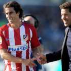 Simeone y Tiago, durante el partido disputado por el Atlético contra el Melbourne Victory en Australia.