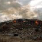 En la imagen, el incendio del vertedero que provocó la nube de humo
