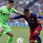 Emiliano Buendía junto a Neymar. EL PERIÓDICO MEDITERRÁNEO
