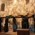 Los papones portan el Cristo de la Bienaventuranza