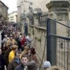 Largas colas ante la Catedral de Segovia, la tónica en los últimos días