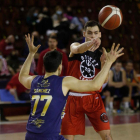 ULE Basket León salió airoso de su pulso ante La Flecha. FERNANDO OTERO