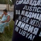 La madre de una de las enfermeras encarceladas, pensativa, mientras esperaba noticias desde Trípoli