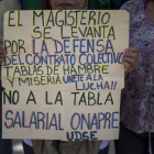 Empleados publicos protestan para pedir mejores salarios y contra presuntos incumplimientos de contratos colectivos.