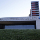 Fachada principal del Hospital de León, donde tuvieron lugar los hechos denunciados