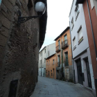 Uno de los narcopisos estaba en la calle Guerra, cerca de la plaza del Ayuntamiento. L. DE LA MATA