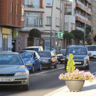 Los primeros atascos ya han comenzado a producirse en la avenida Fernández, una vez que ha recuperado sus dos carriles.