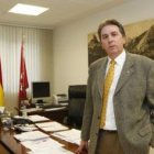 Francisco Soriano Paredes, en su despacho del Hospital de León tras tomar posesión de su cargo