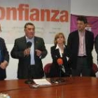 David Fernández -en el centro, acompañado de Eduardo Fernández y Martínez Majo- volverá a gobernar