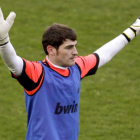 Iker Casillas durante el entrenamiento del Real Madrid en la Ciudad Deportiva de Valdebebas.