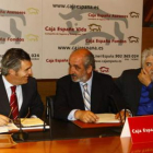 Javier Cepedano, Santos Llamas y Javier Díez, durante la presentación del informe encargado por la F