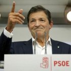 El presidente de la gestora del PSOE, Javier Fernández.